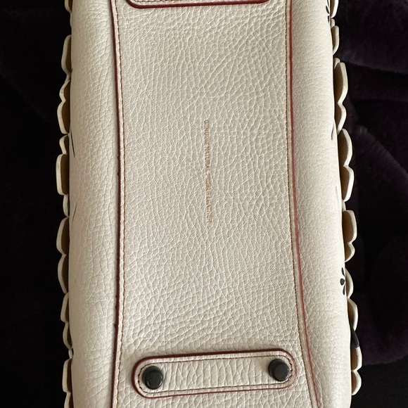 COACH Rogue 25 in Glovetanned Pebbled Leather with Wild Tea Rose Chalk - Picture 4 of 15